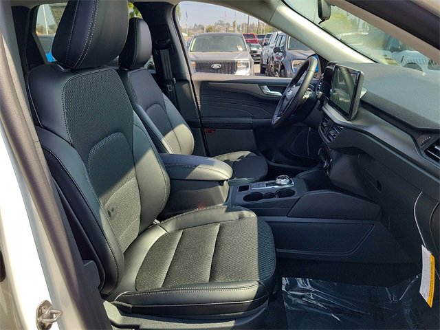 New 2025 Ford Escape SE image 15