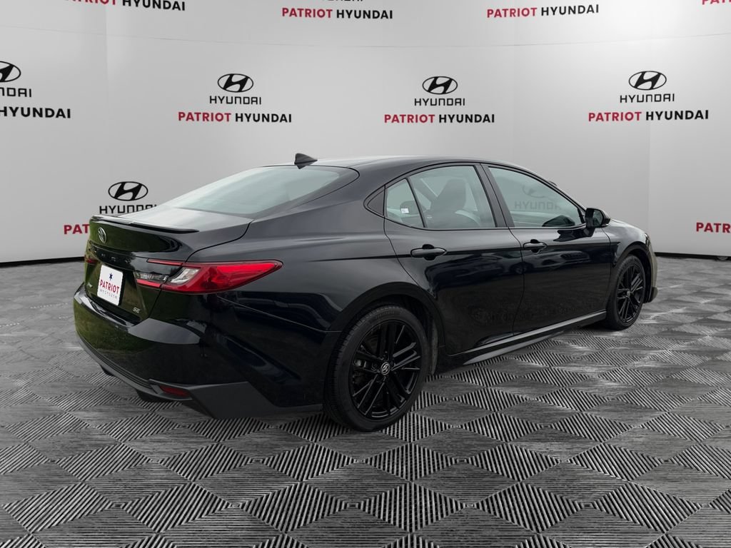Used 2025 Toyota Camry SE FWD image 3