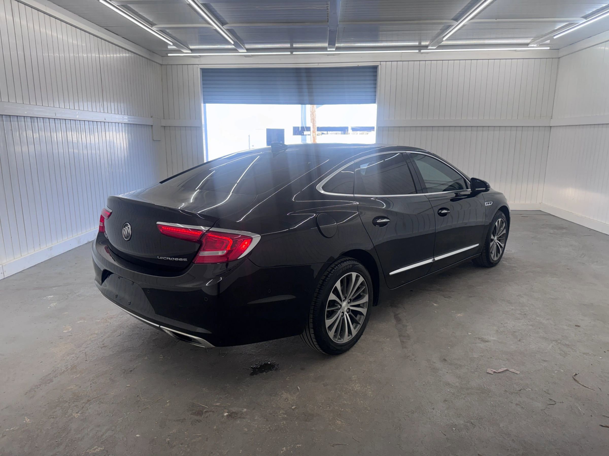 Used 2017 Buick Regal Premium w/ Driver Confidence Package #2 image 5