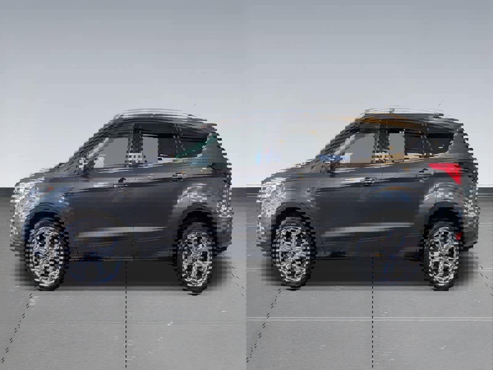 Used 2019 Ford Escape Titanium image 3