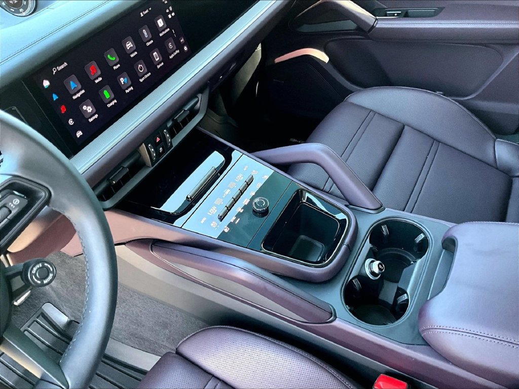 Certified 2025 Porsche Cayenne S AWD/4WD image 17