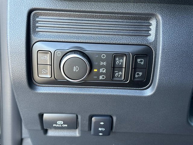 New 2026 Ford F250 Lariat w/ Black Appearance Package image 16
