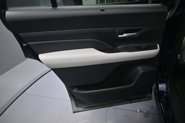 Used 2024 Toyota Grand Highlander AWD Hybrid image 18