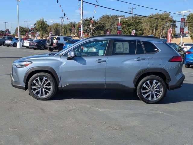 Used 2023 Toyota Corolla Cross XLE image 12