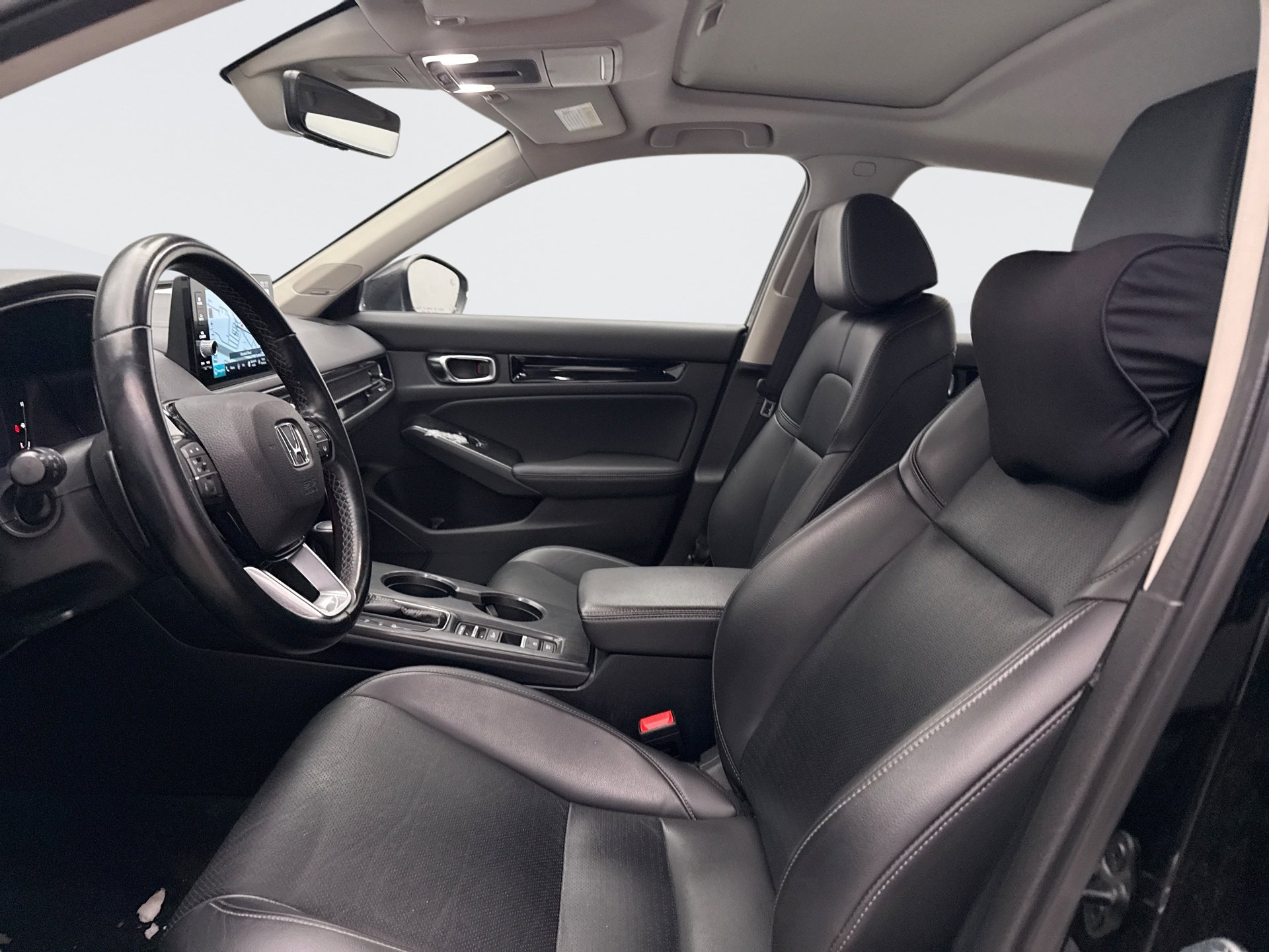 Used 2022 Honda Civic Touring image 9