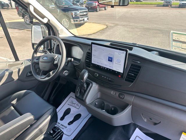 New 2026 Ford Transit 250 148 Medium Roof w/ Load Area Protection Package RWD image 12