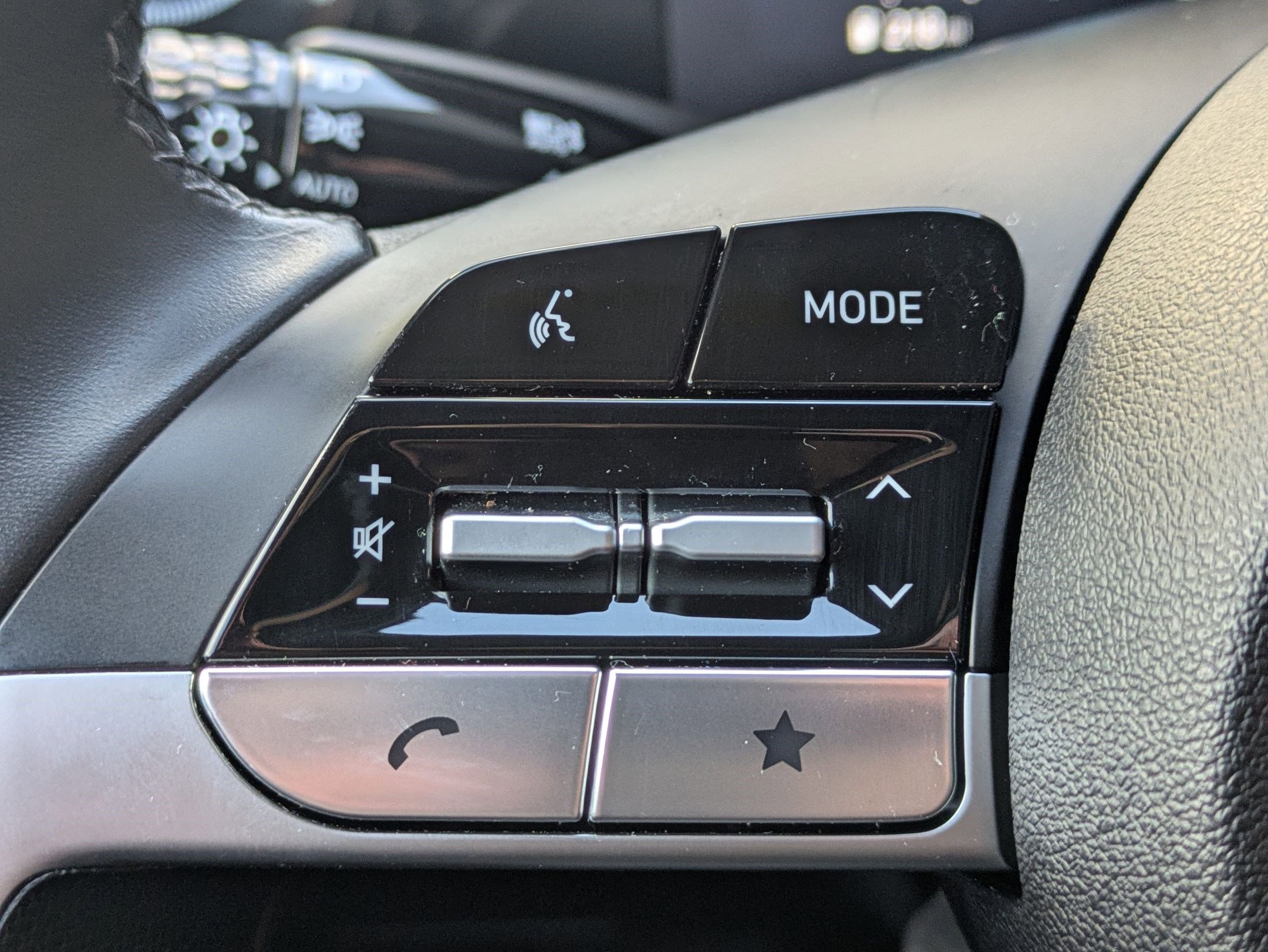 Used 2024 Hyundai Elantra SEL w/ Convenience Package image 13