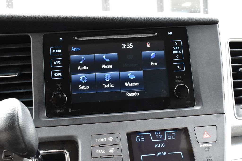 Used 2015 Toyota Sienna LE FWD image 36