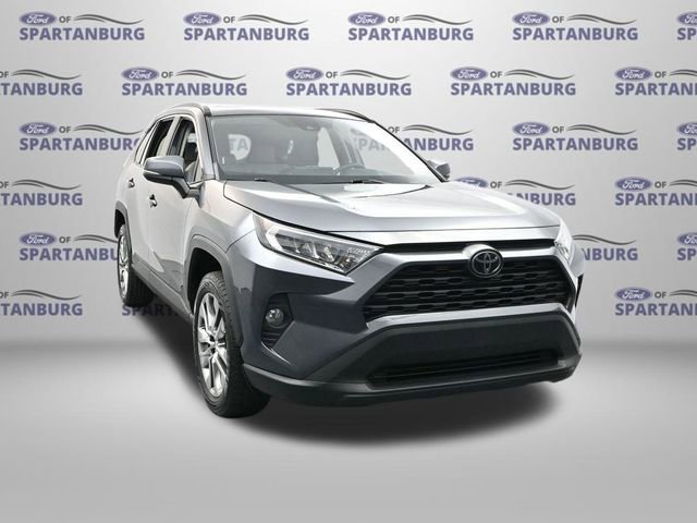 Used 2020 Toyota RAV4 XLE Premium image 1