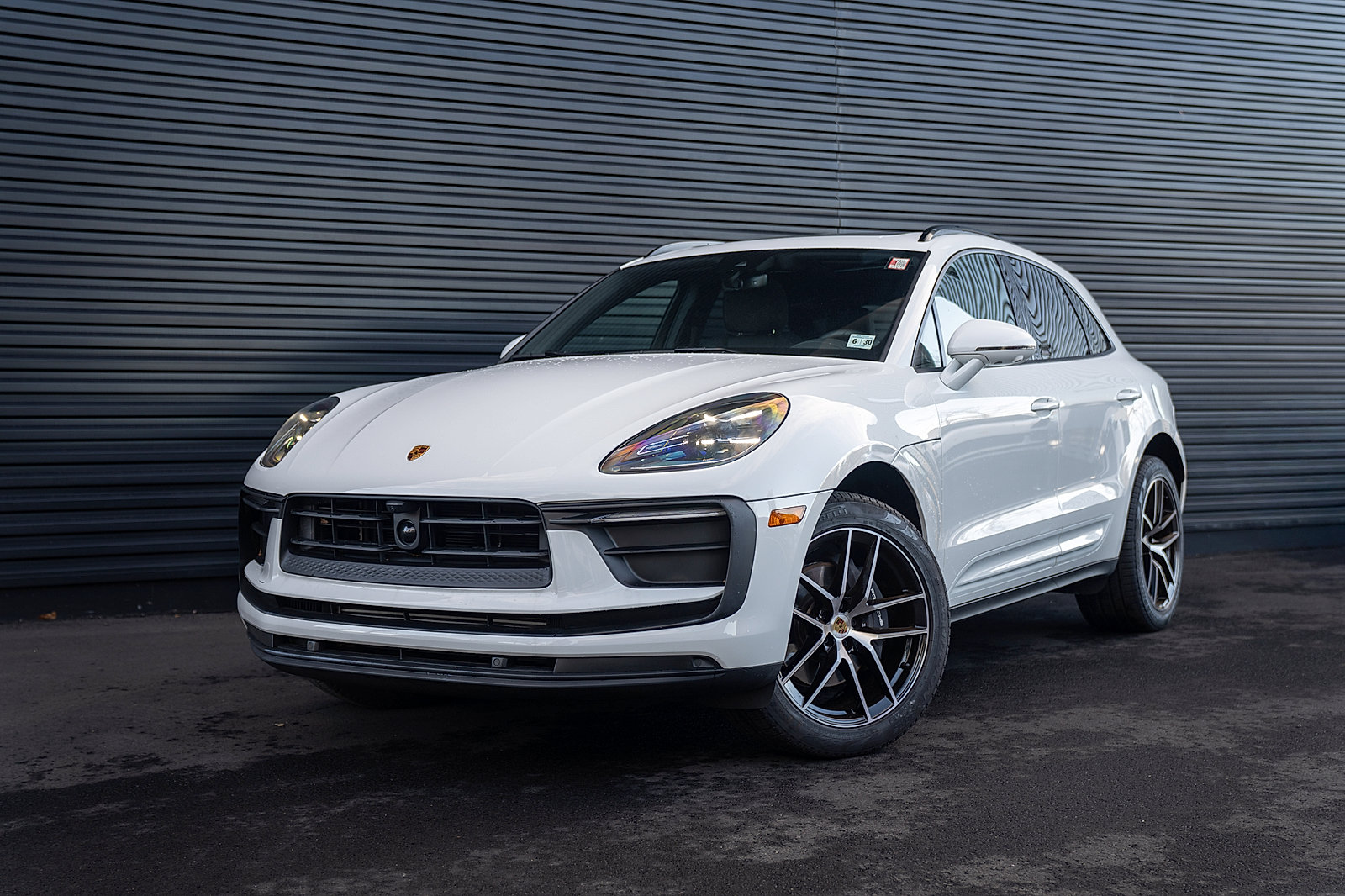 Certified 2025 Porsche Macan Turbo AWD/4WD image 1