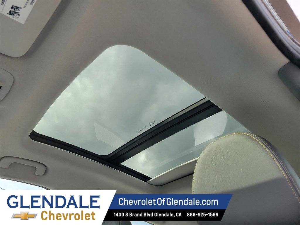 Certified 2022 Chevrolet Bolt EUV Premier w/ Sun & Sound Package image 33