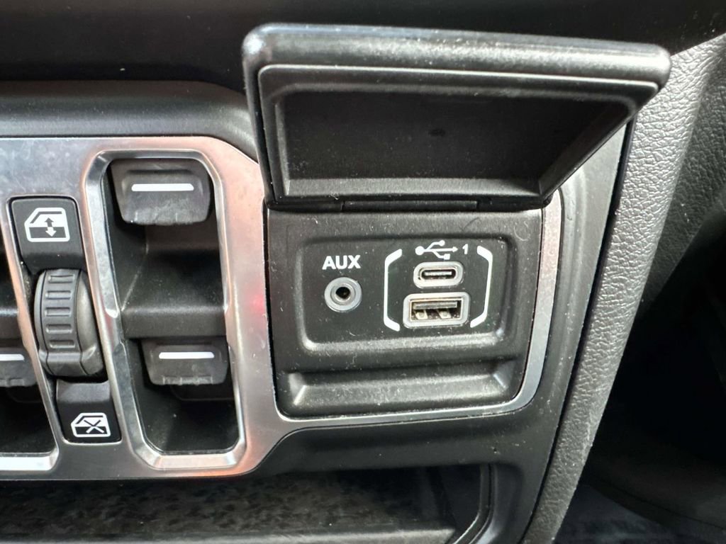 Used 2021 Jeep Wrangler Unlimited Islander image 24