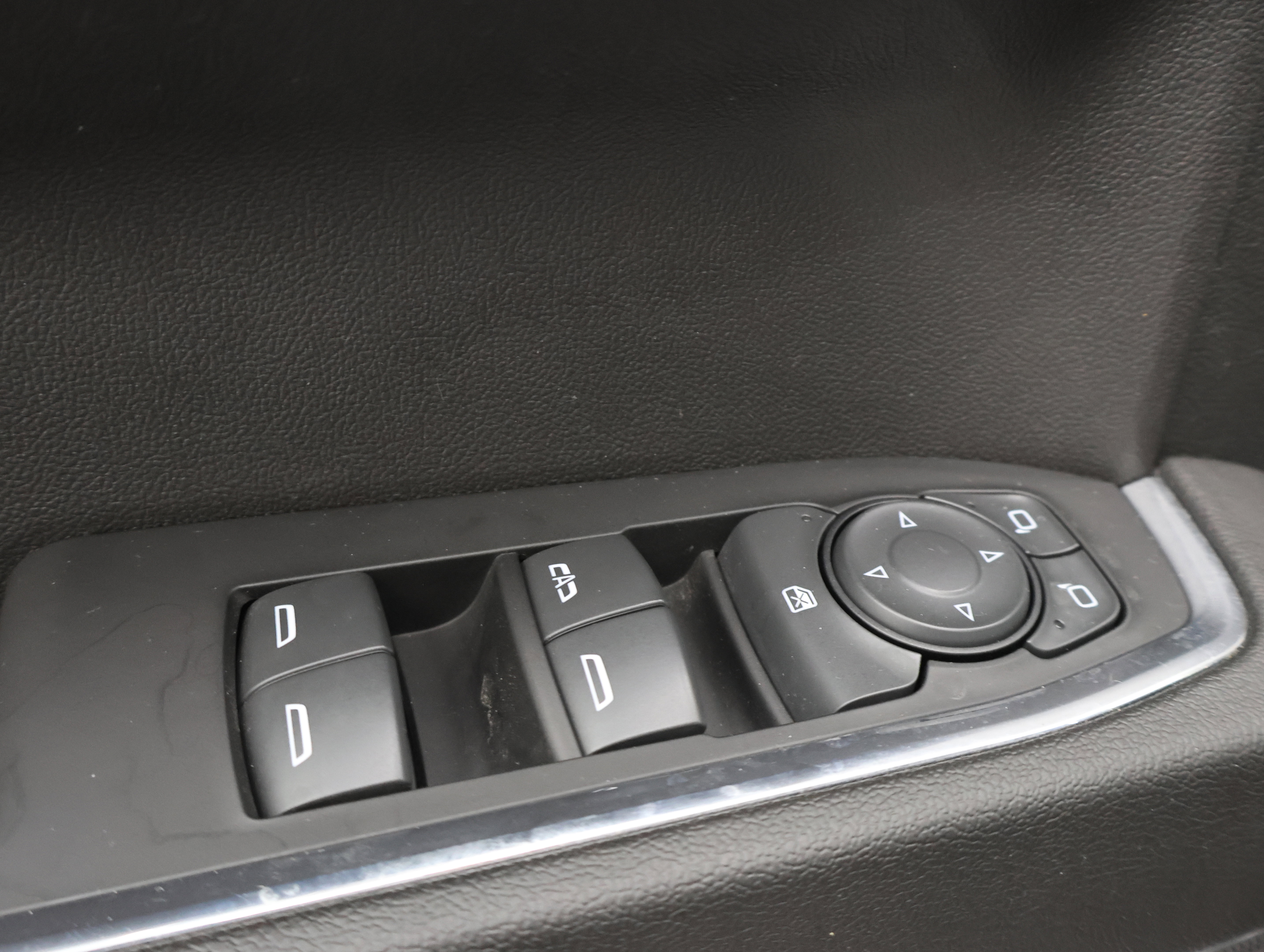 Used 2023 Chevrolet Silverado 1500 RST AWD/4WD image 38