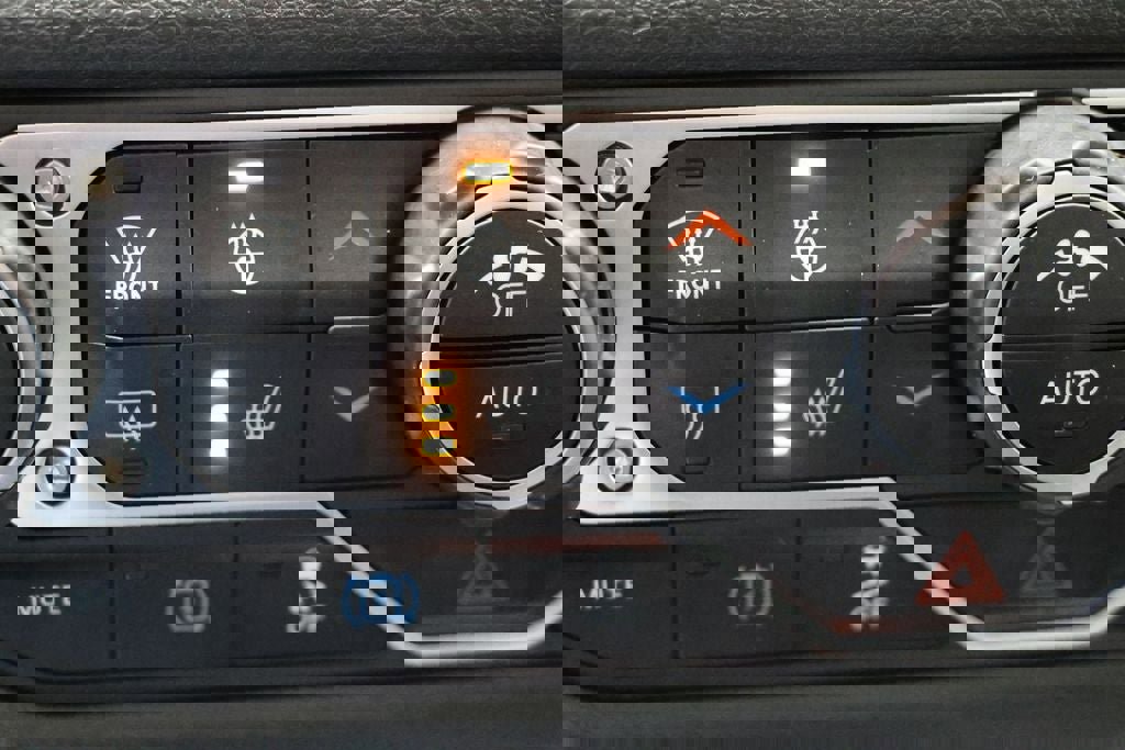 Used 2024 Jeep Wrangler Unlimited w/ Convenience Group image 25