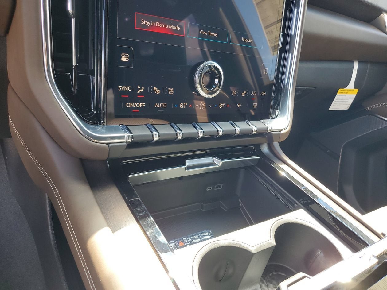 New 2026 GMC Yukon XL Denali Ultimate AWD/4WD image 23