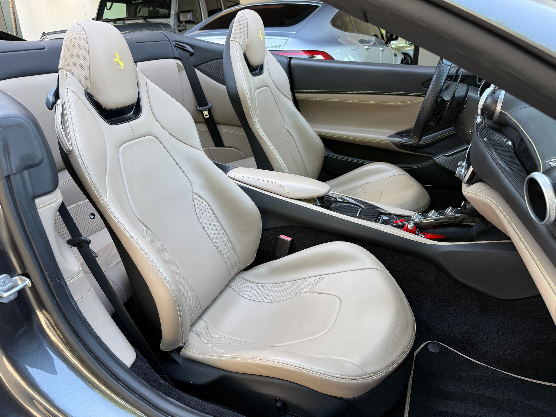 Used 2019 Ferrari Portofino RWD image 37