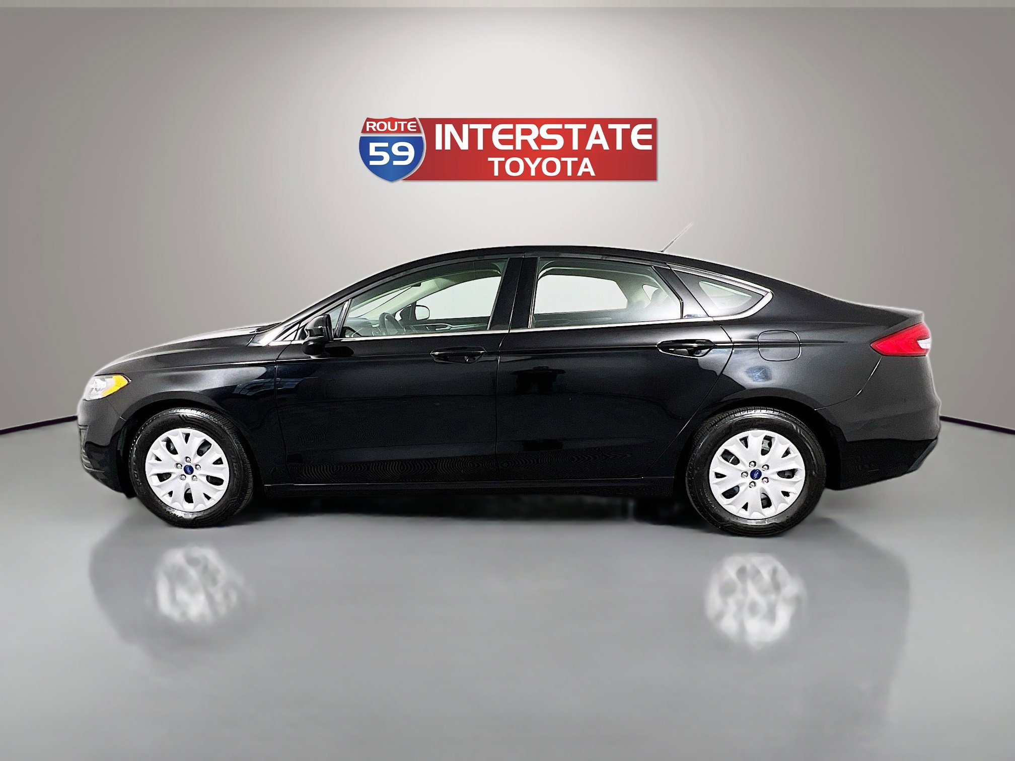 Used 2019 Ford Fusion S FWD image 4