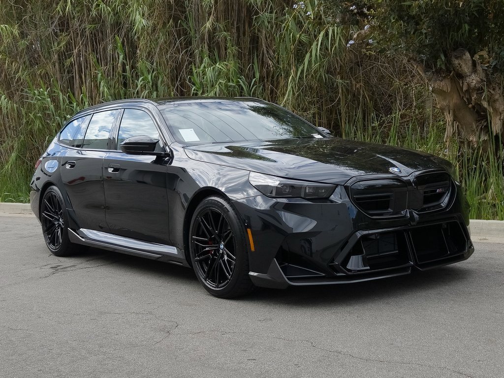 New 2026 BMW M5 Touring image 2