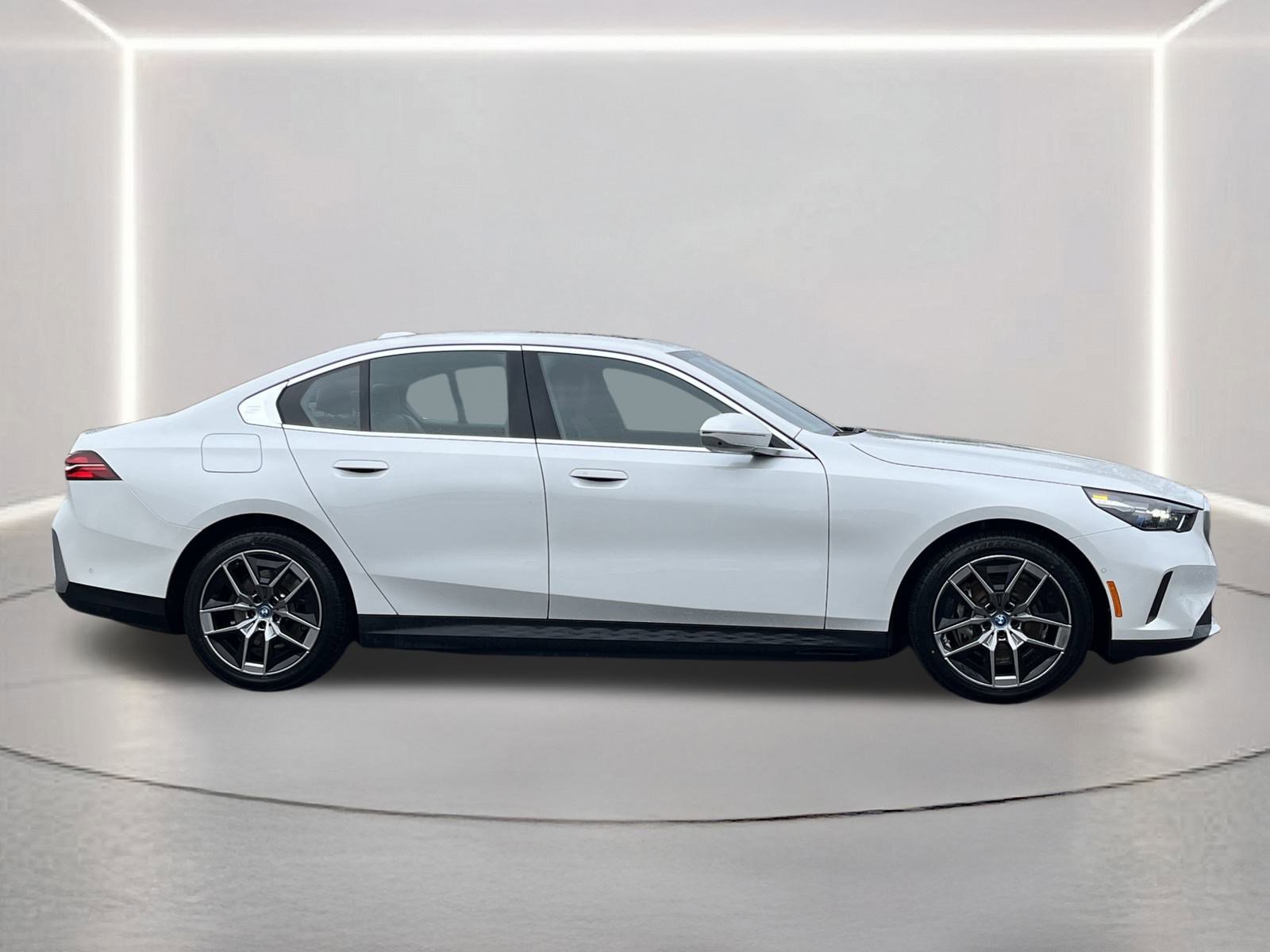 Used 2025 BMW i5 eDrive40i image 30