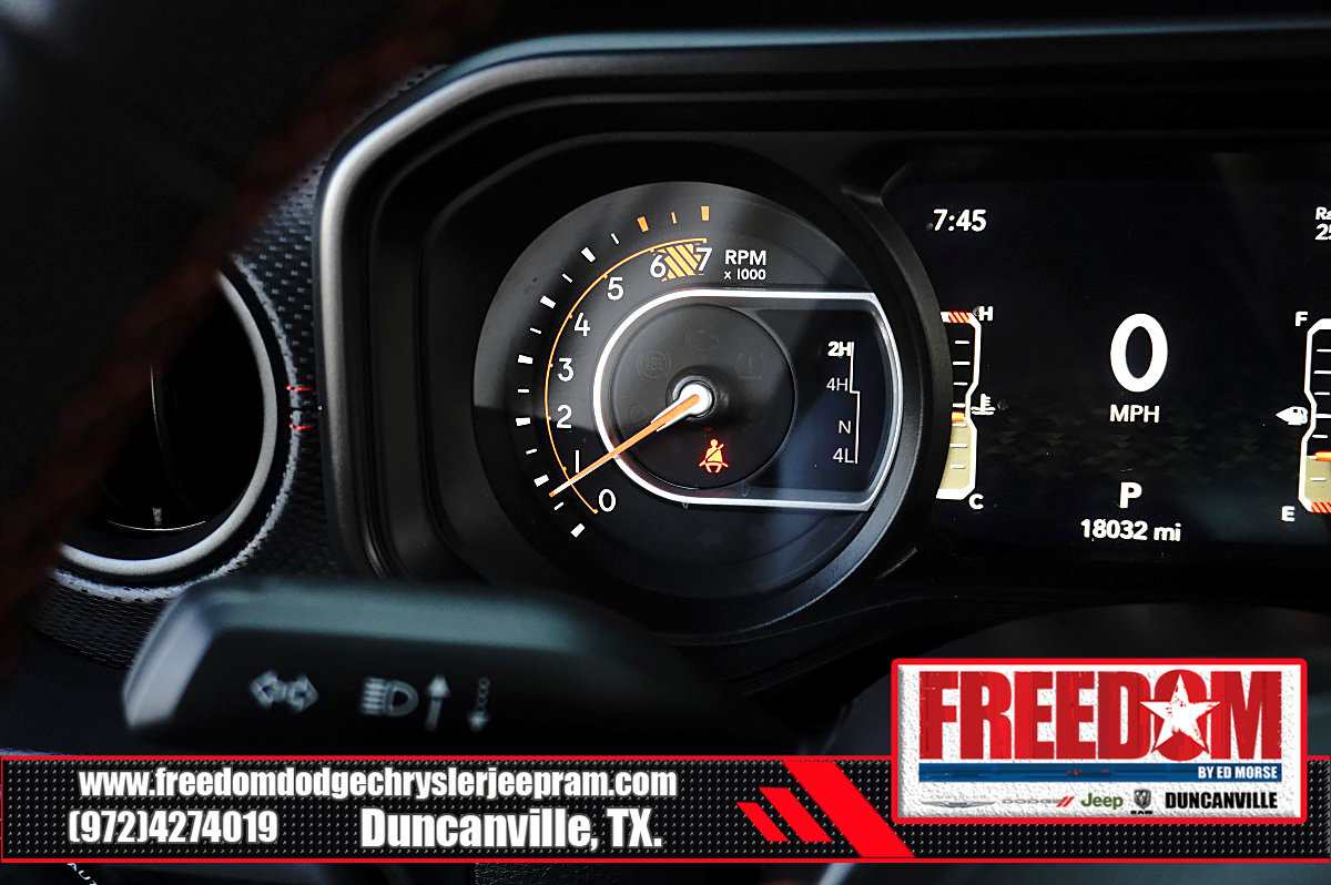 Used 2024 Jeep Wrangler Rubicon AWD/4WD image 25