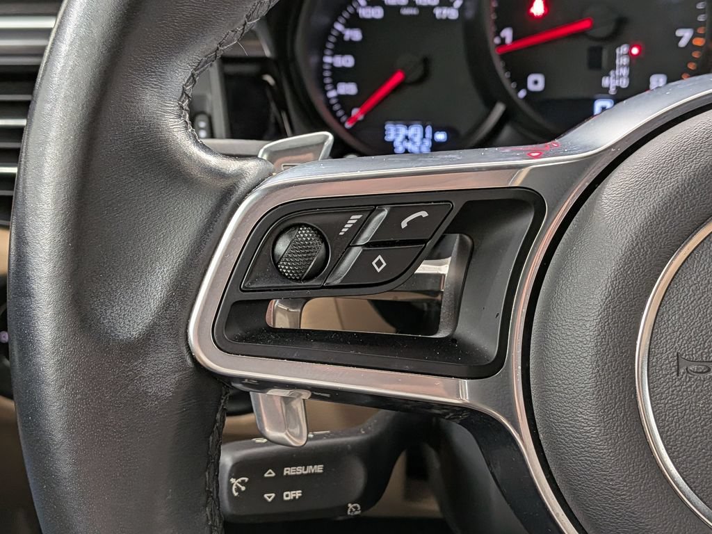 Used 2021 Porsche Macan AWD/4WD image 18
