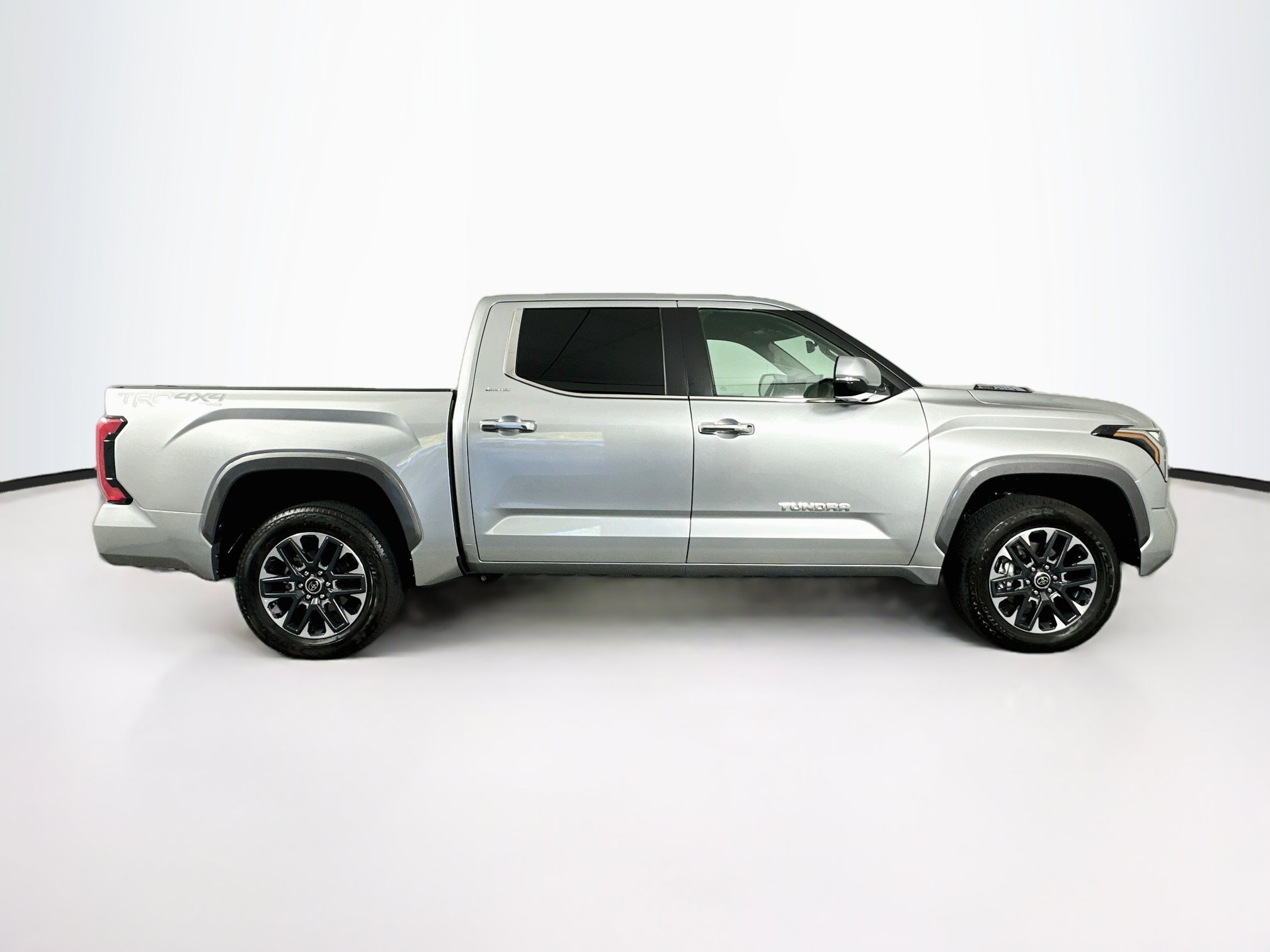 Used 2024 Toyota Tundra Limited AWD/4WD image 10