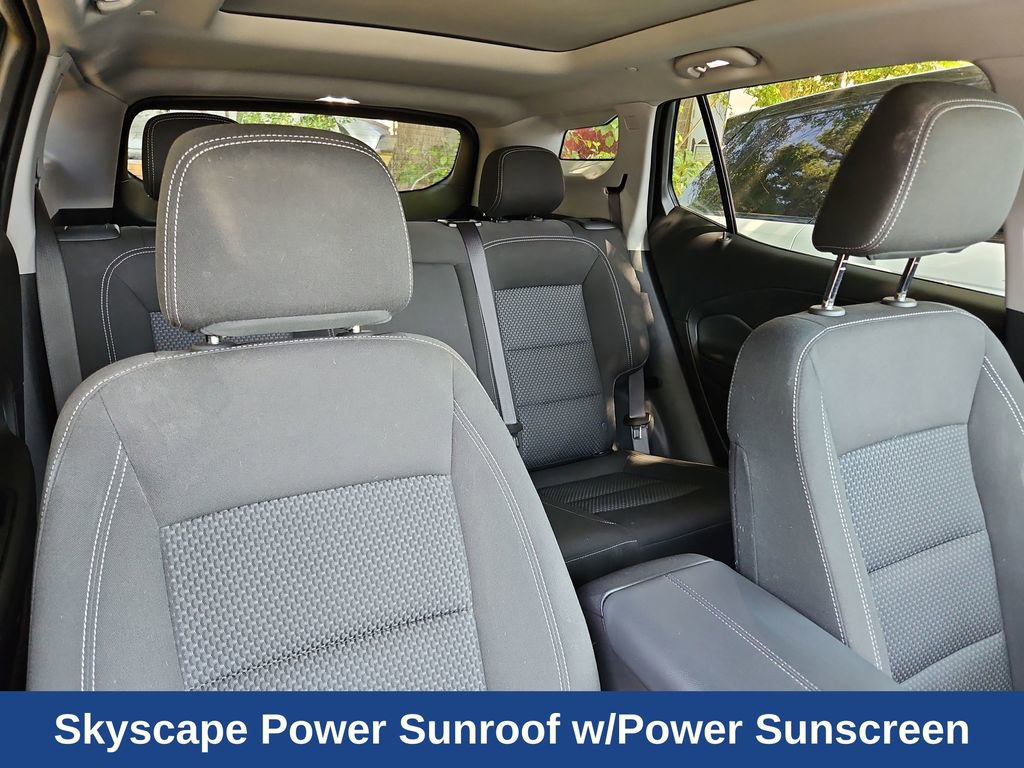 Used 2024 GMC Terrain SLE w/ Driver Convenience Package FWD image 9