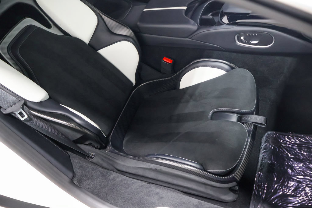 Used 2023 Aston Martin V12 Vantage RWD image 38