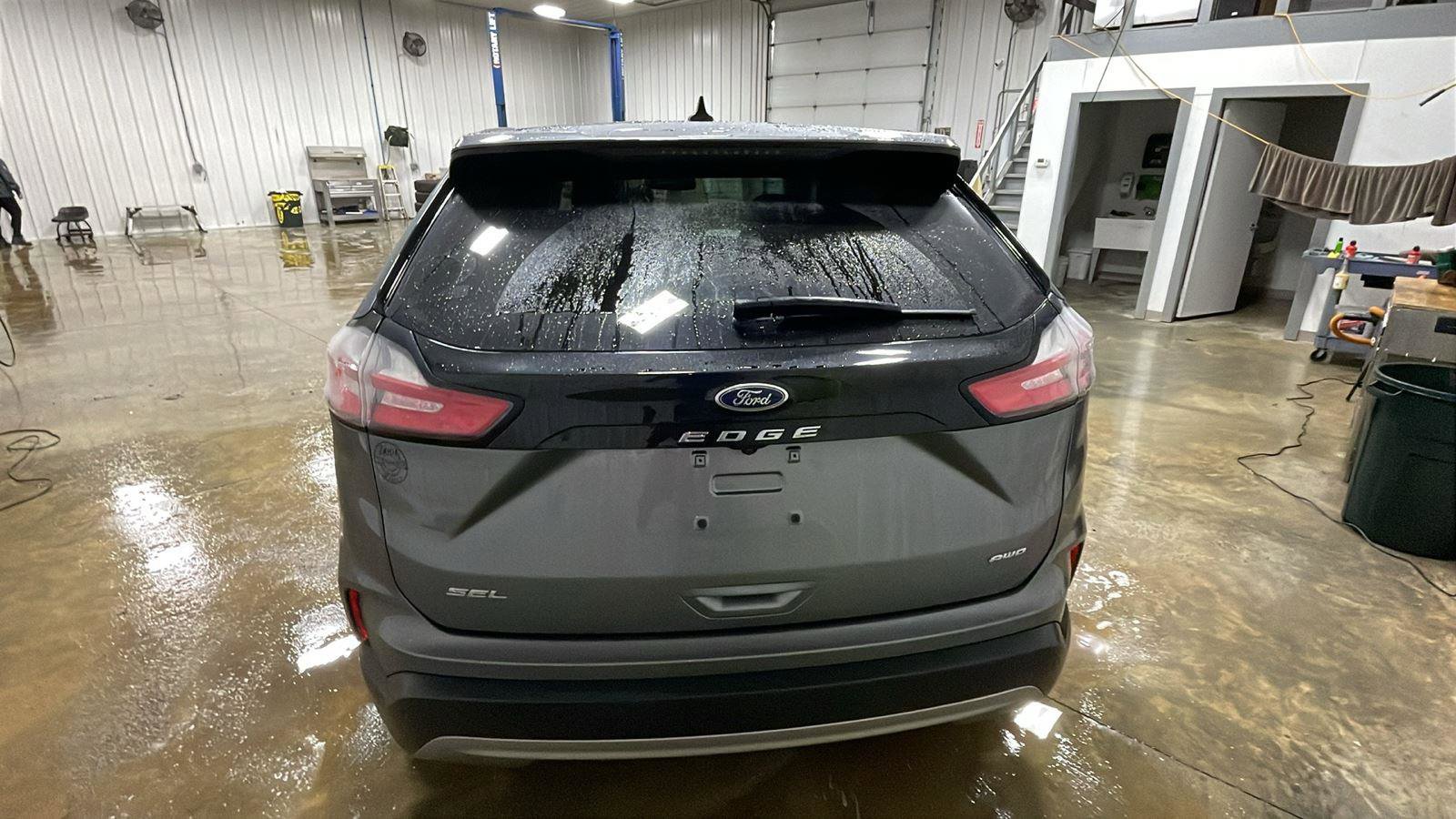 Certified 2022 Ford Edge SEL w/ Convenience Package image 6