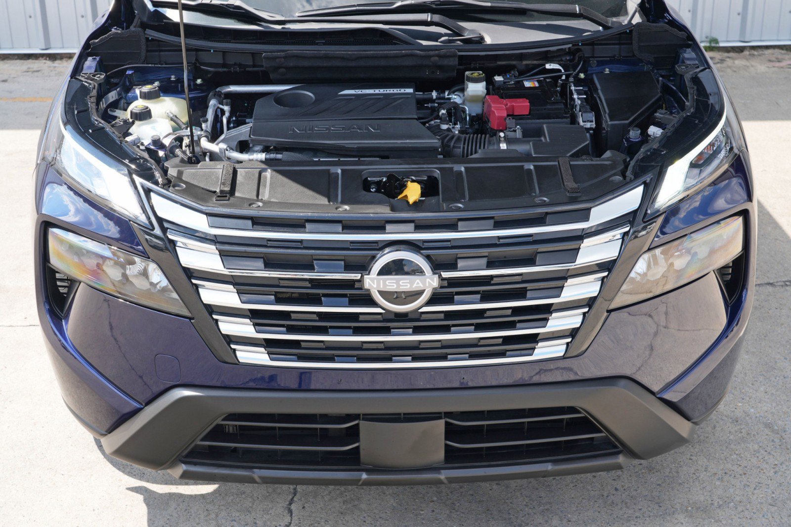 Used 2024 Nissan Rogue SV w/ SV Premium Package image 6