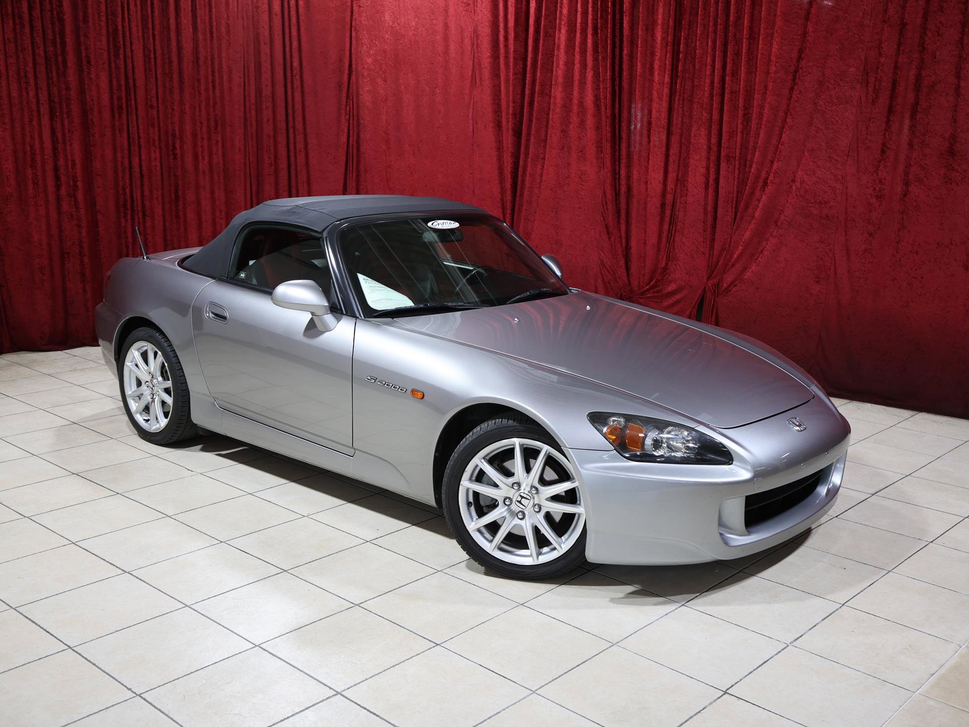 Used 2004 Honda S2000 image 2