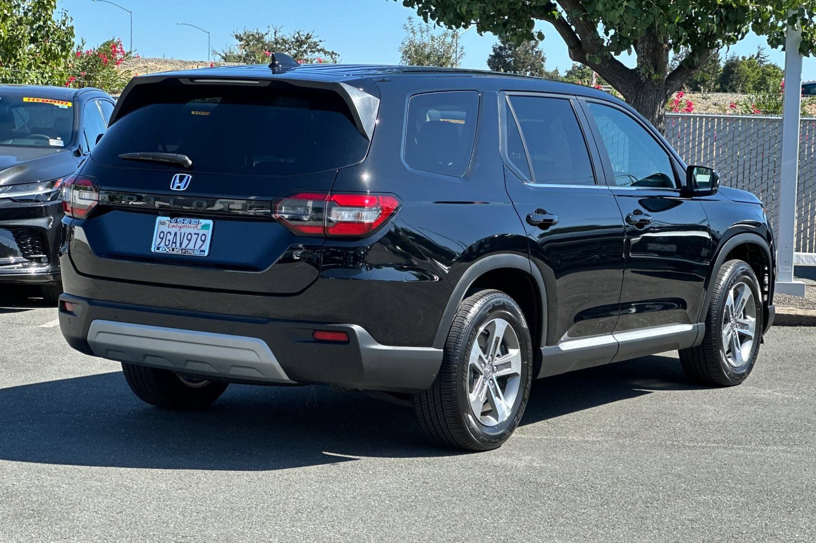 Used 2023 Honda Pilot EX-L image 4