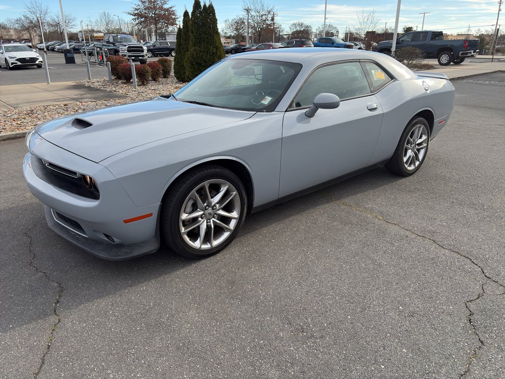 Used 2022 Dodge Challenger GT image 3