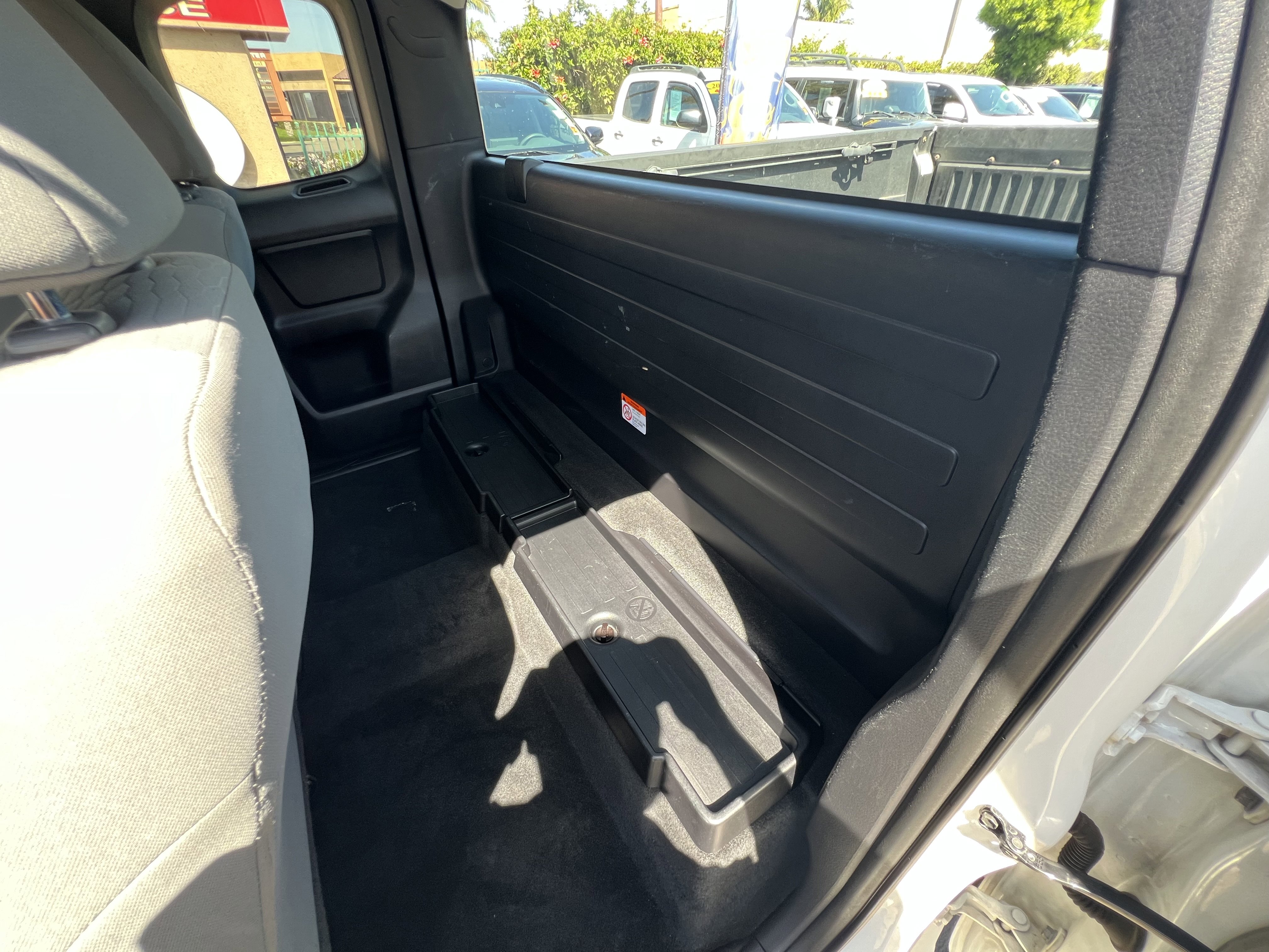 Used 2016 Toyota Tacoma SR RWD image 24