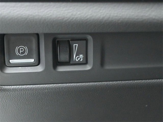 Used 2024 Cadillac XT4 Premium Luxury image 20