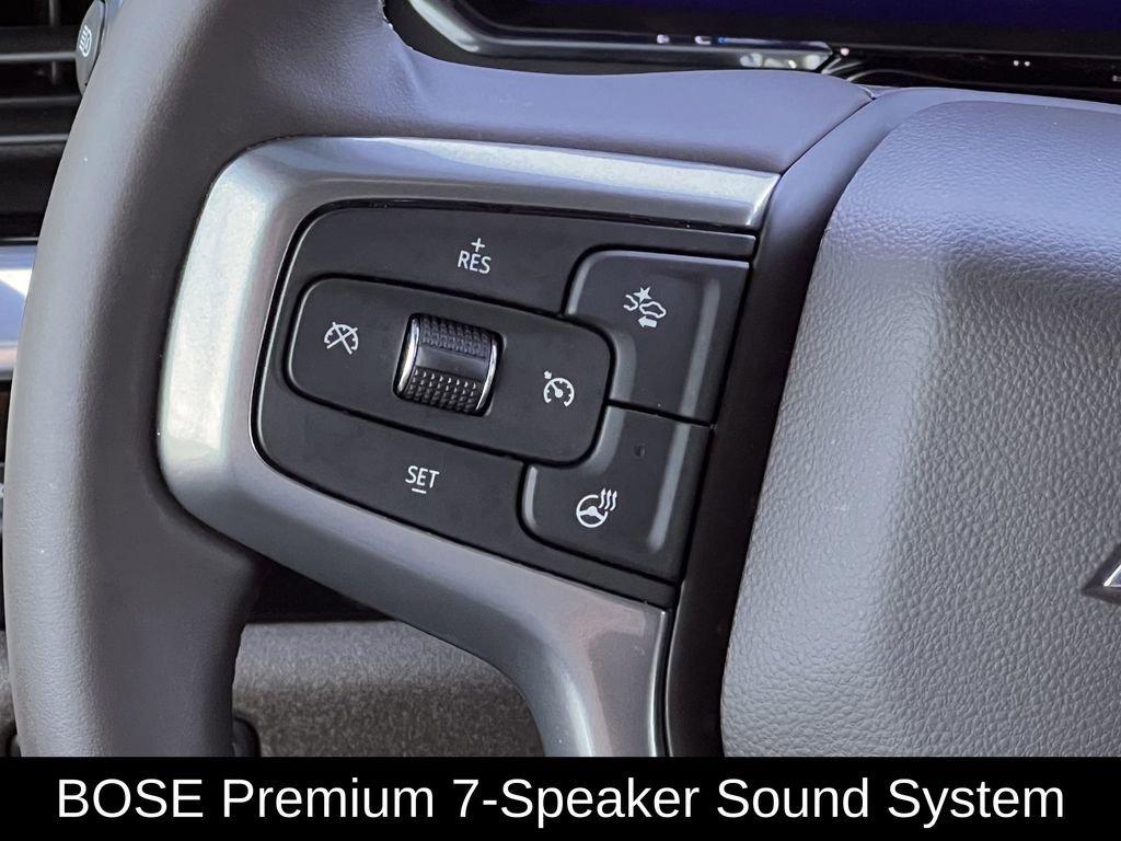 Used 2025 Chevrolet Silverado 2500 LTZ w/ LTZ Convenience Package image 16