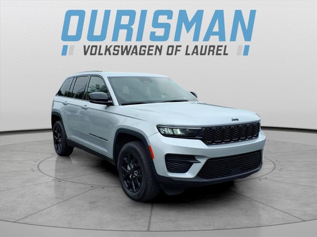 Used 2024 Jeep Grand Cherokee Altitude