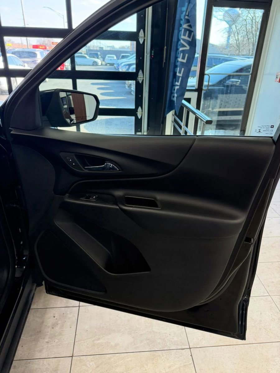 Used 2021 Chevrolet Equinox LT image 16