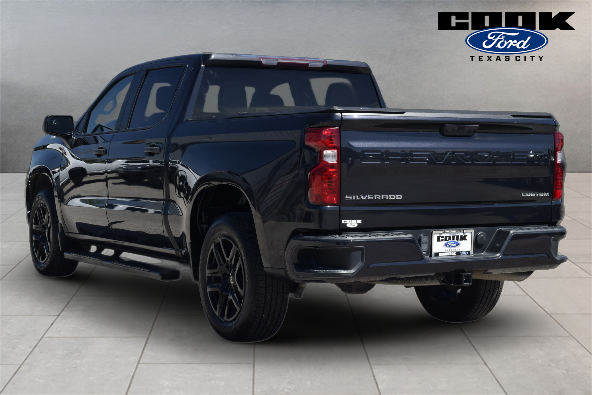 Used 2023 Chevrolet Silverado 1500 Custom RWD image 4