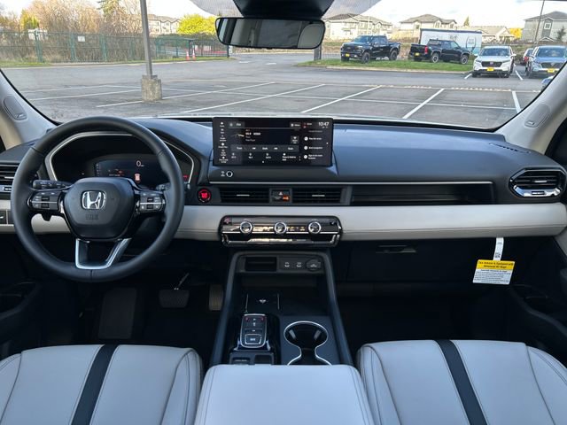 New 2026 Honda Pilot Touring image 13
