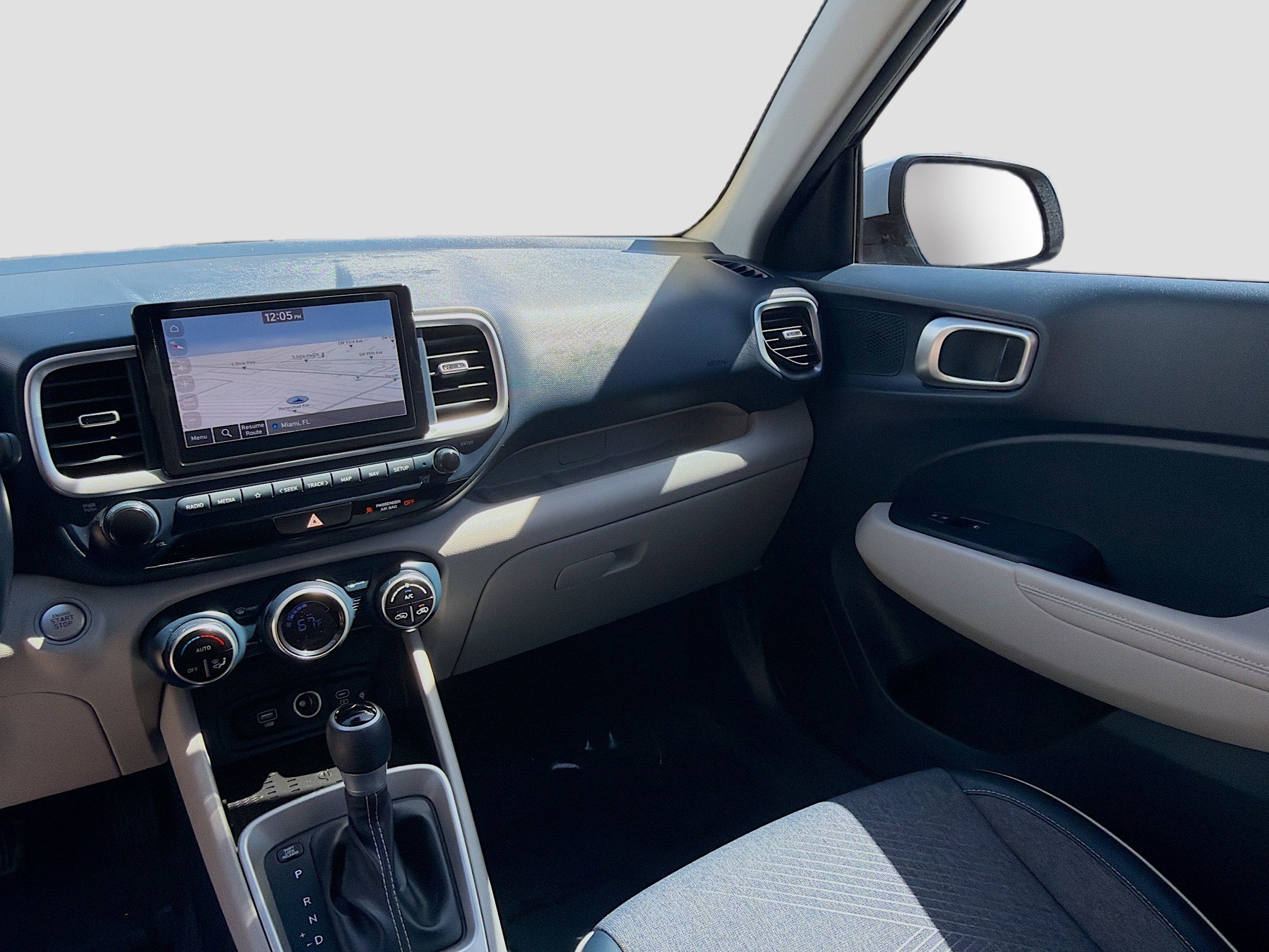 Used 2023 Hyundai Venue Limited image 20