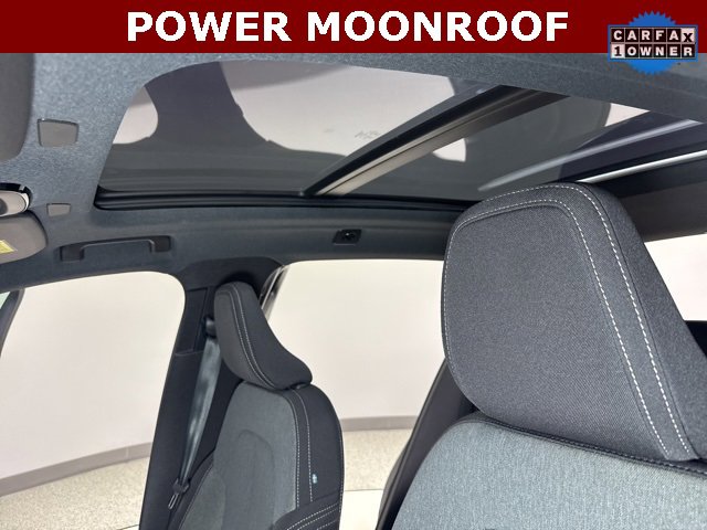 Used 2025 Volvo XC40 B5 Core image 2