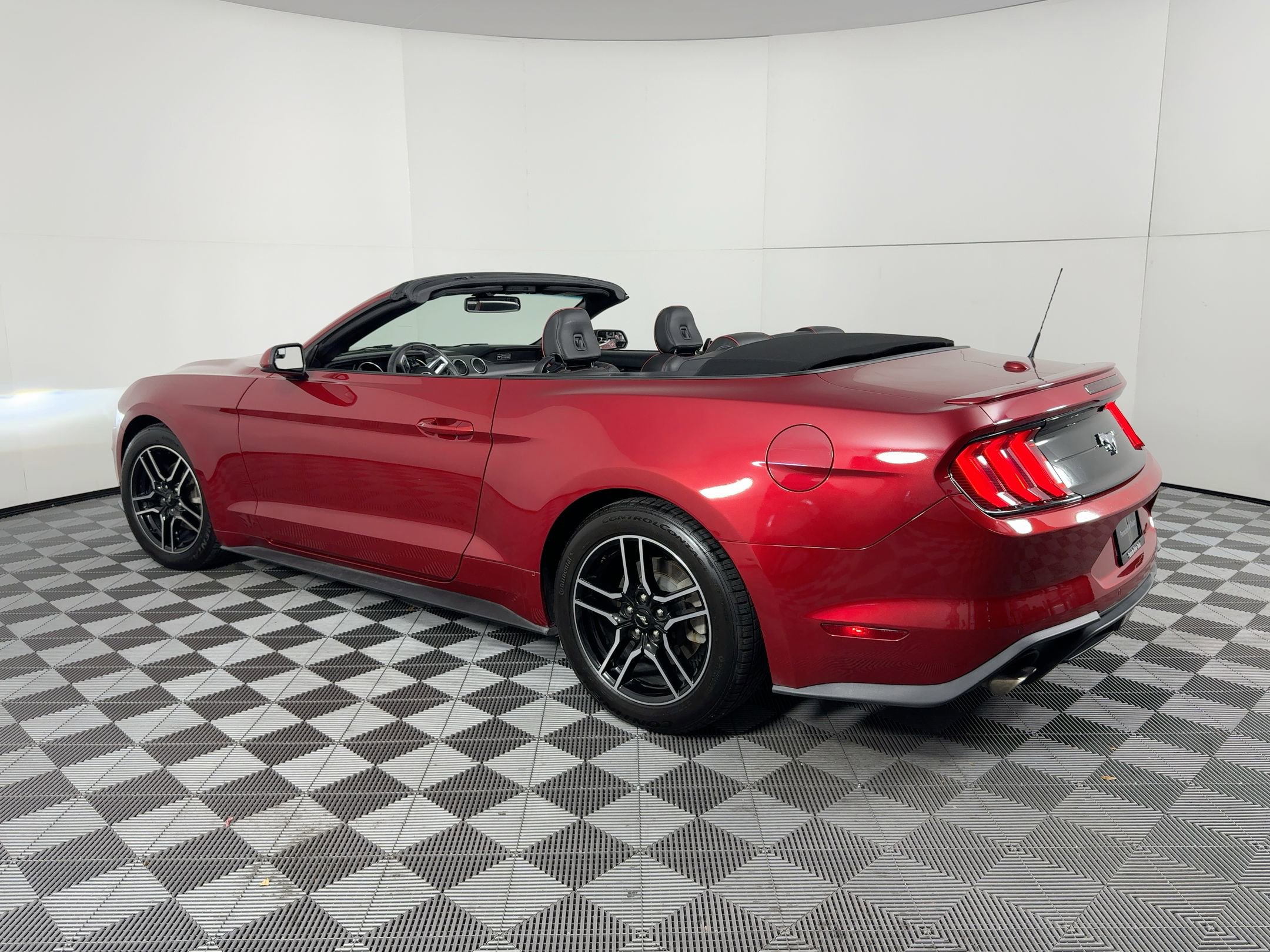 Used 2020 Ford Mustang Convertible w/ Equipment Group 101A image 3