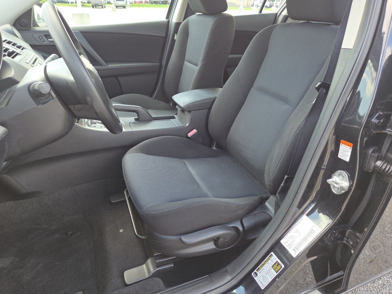 Used 2011 MAZDA MAZDA3 i Touring FWD image 19
