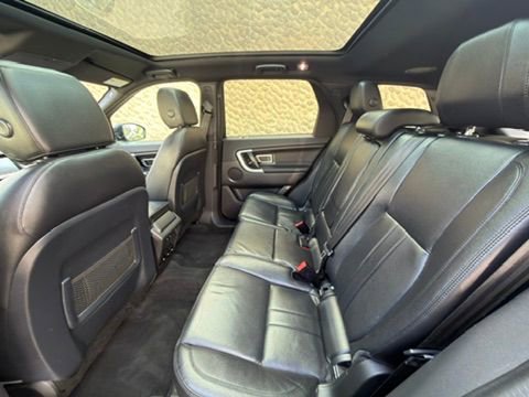 Used 2019 Land Rover Discovery Sport HSE AWD/4WD image 24