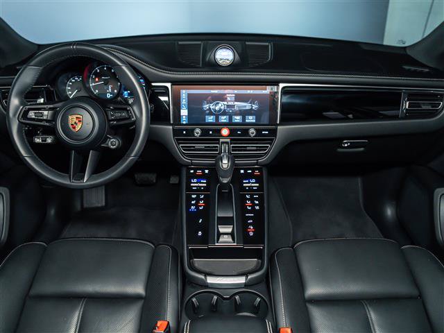 Used 2026 Porsche Macan AWD/4WD image 19