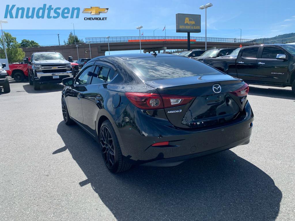 Used 2017 MAZDA MAZDA3 Grand Touring w/ Premium Equipment Package FWD image 5