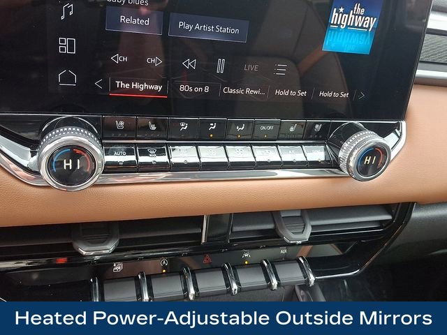 Used 2024 GMC Canyon AT4 w/ AT4 Premium Package image 18