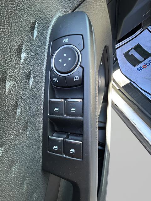 Used 2020 Ford Escape SE image 16