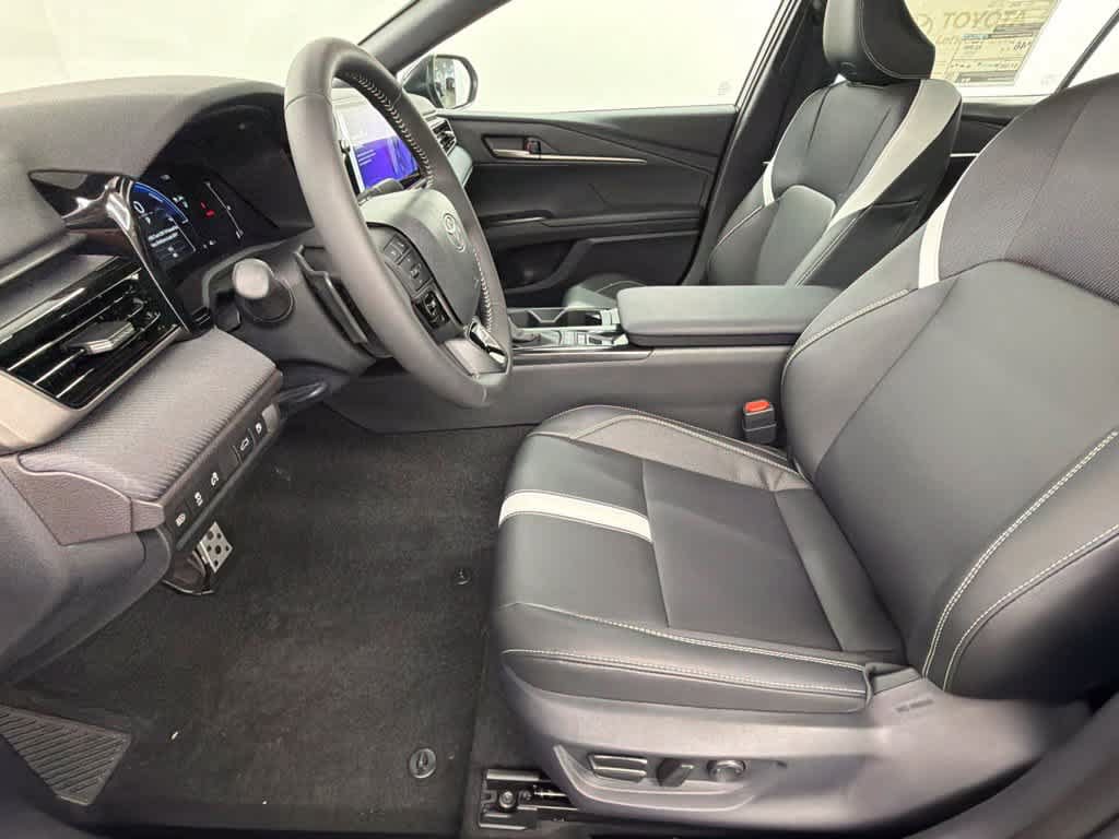 New 2026 Toyota Camry SE w/ Multimedia Upgrade Package FWD image 18